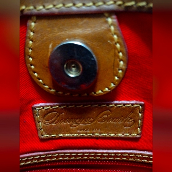 Dooney and Bourke shoulder leather bag - Picture 2 of 16